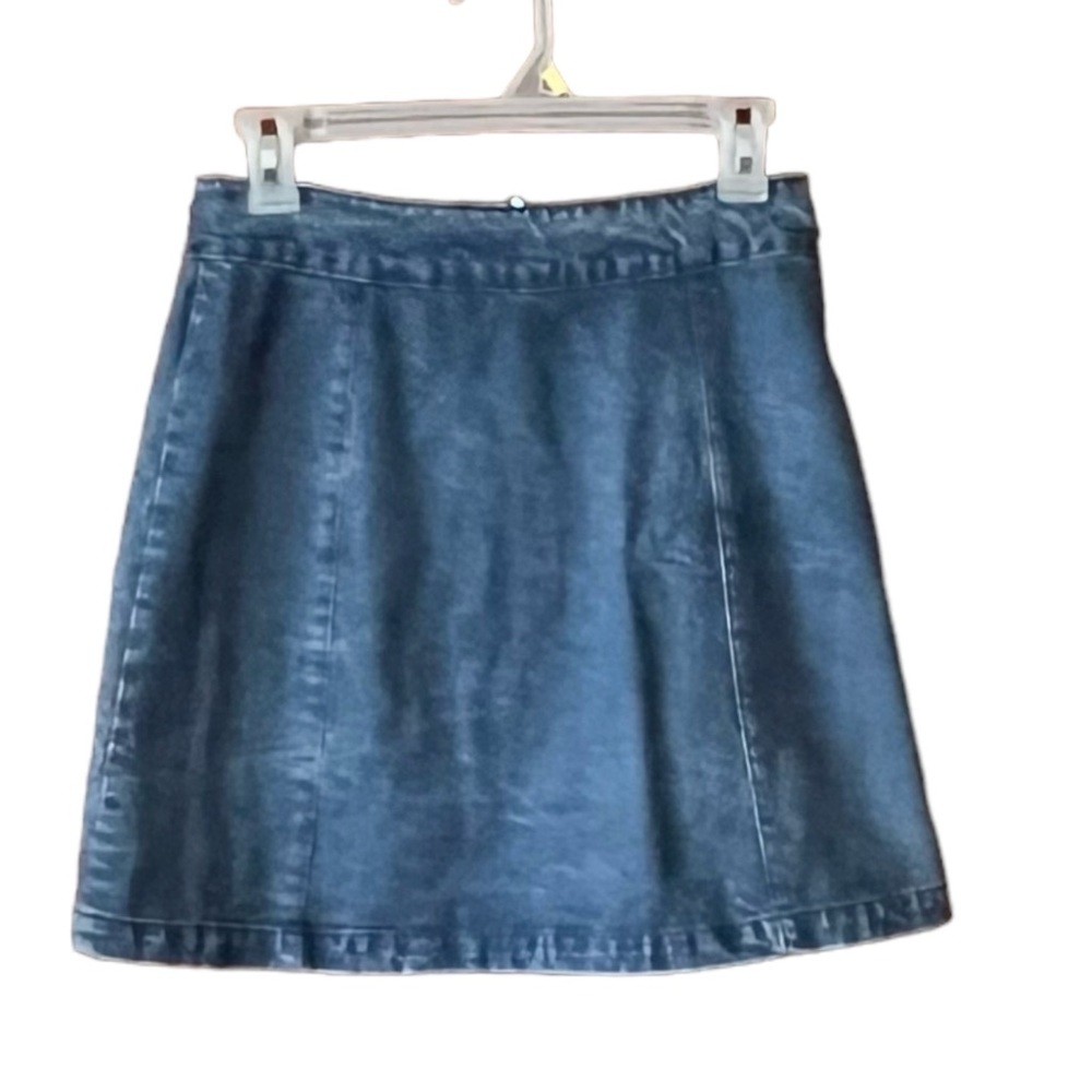 Denim Jean BDG Button up front mini skirt. Size S-P - Picture 2 of 4